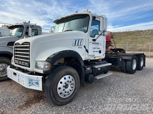 Mack GU713 Vilcēji