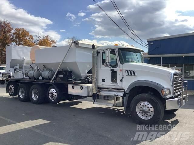 Mack GU713 Betonvedēji