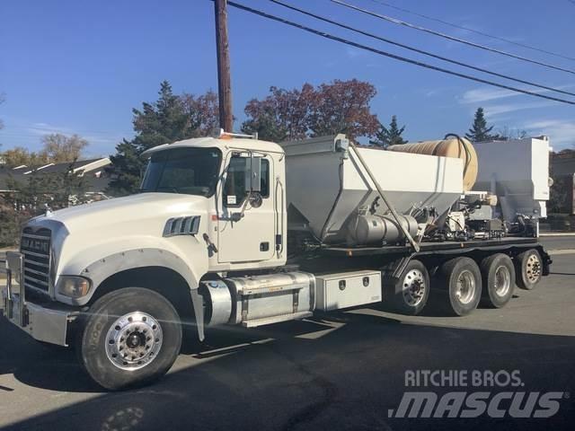 Mack GU713 Betonvedēji