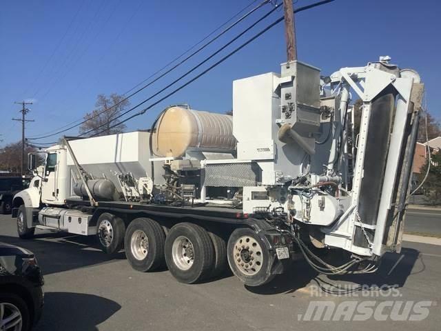 Mack GU713 Betonvedēji