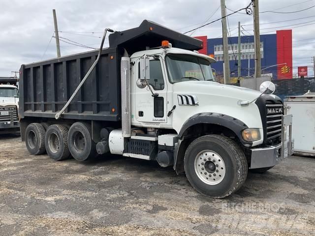 Mack GU713 Pašizgāzējs