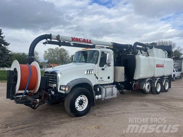 Mack GU713 Kāpurķēžu ekskavatori