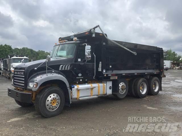 Mack GU713 Pašizgāzējs