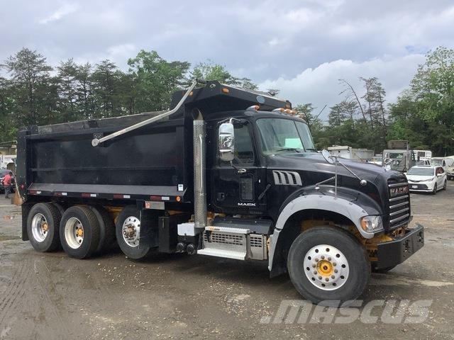 Mack GU713 Pašizgāzējs