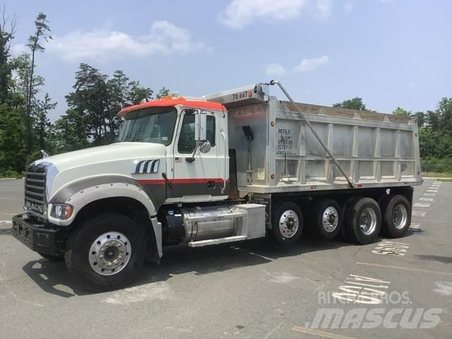Mack GU713 Pašizgāzējs