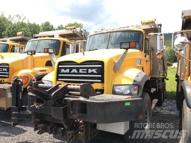Mack GU713 Sniega naži un tīrītāji