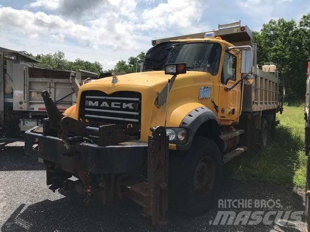 Mack GU713 Sniega naži un tīrītāji