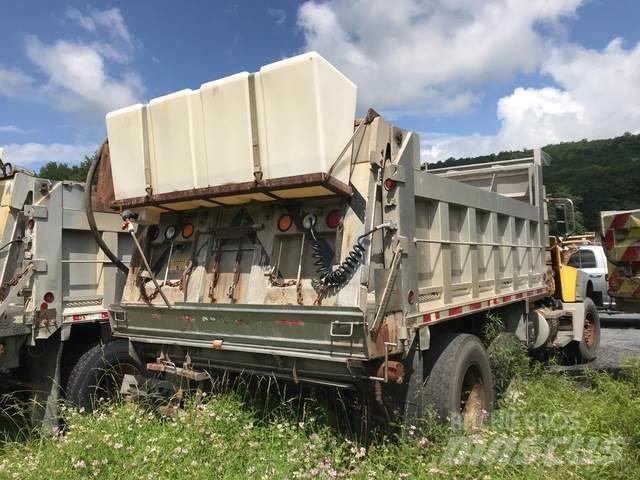 Mack GU713 Sniega naži un tīrītāji