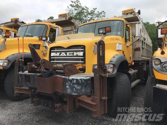Mack GU713 Sniega naži un tīrītāji