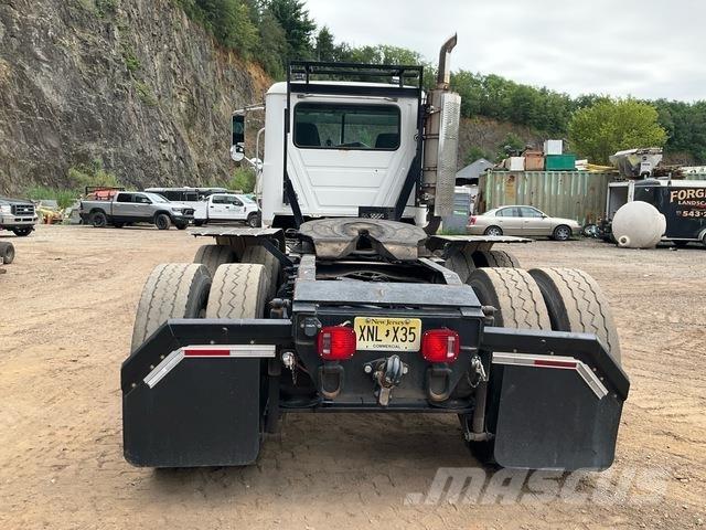 Mack GU713 Vilcēji