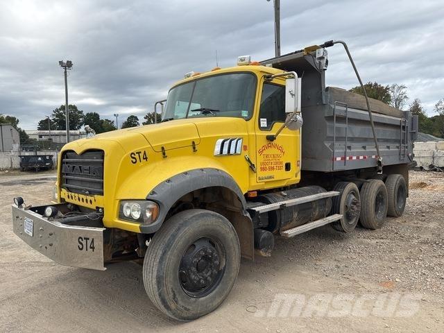 Mack GU713 Pašizgāzējs