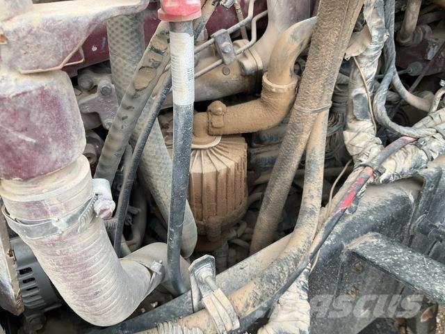 Mack GU713 Platformas/izkraušana no sāniem