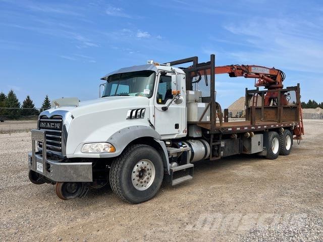 Mack GU813 Pašgrābji
