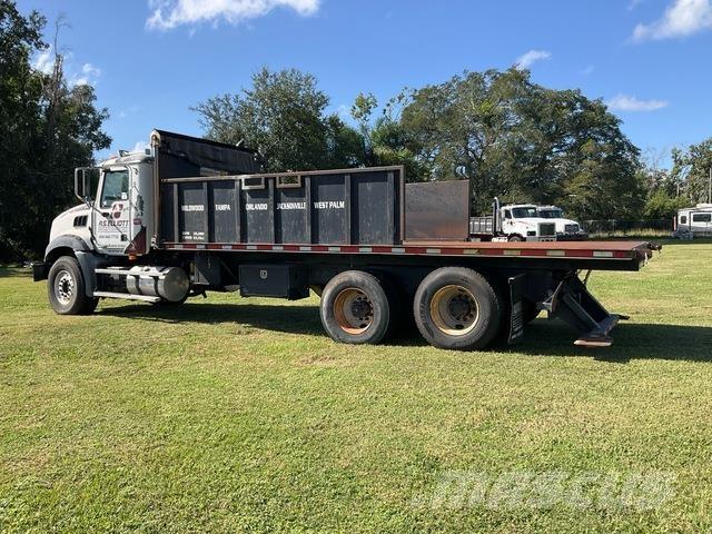 Mack GU813 Pašizgāzējs