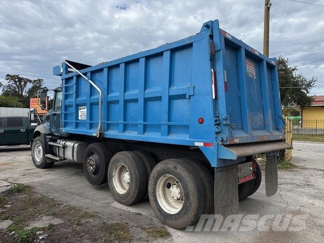 Mack GU813 Pašizgāzējs