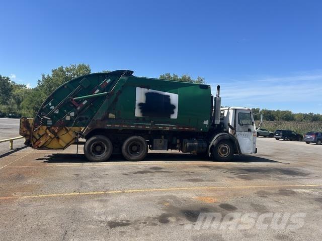 Mack LE613 Atkritumu izvešanas transports