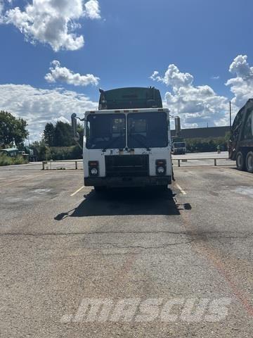Mack LE613 Atkritumu izvešanas transports