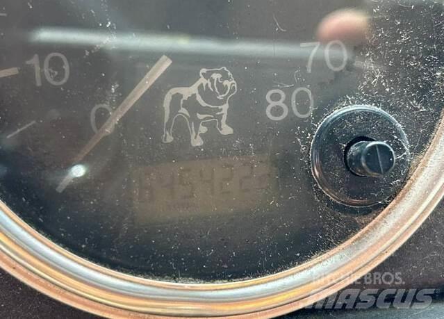 Mack MR688S Kravas mašīna- betona sūknis