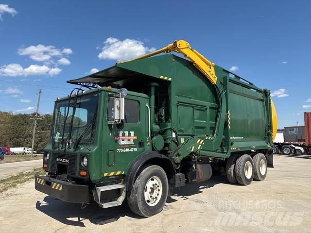 Mack MR690S Atkritumu izvešanas transports