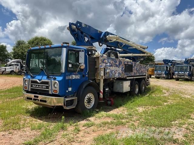 Mack MRU613 Kravas mašīna- betona sūknis