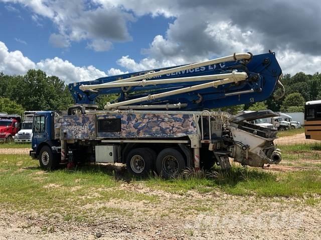 Mack MRU613 Kravas mašīna- betona sūknis