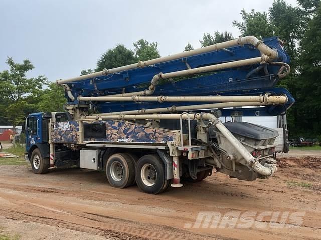 Mack MRU613 Kravas mašīna- betona sūknis