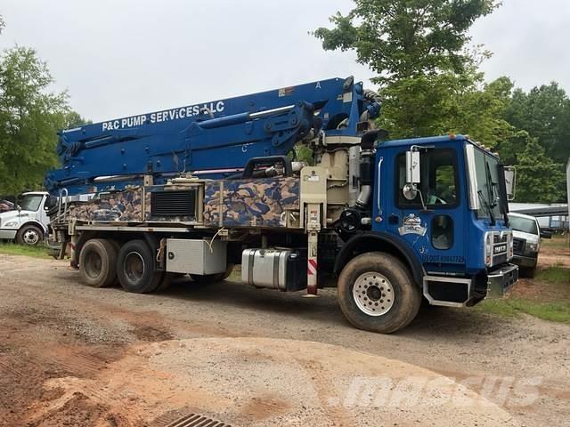 Mack MRU613 Kravas mašīna- betona sūknis