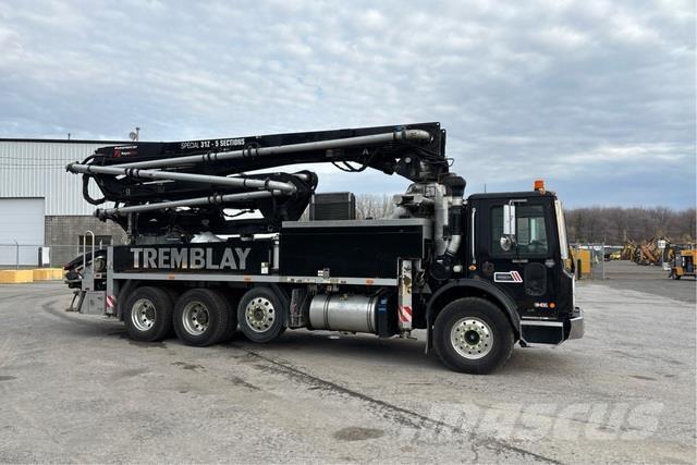 Mack MRU613 Kravas mašīna- betona sūknis