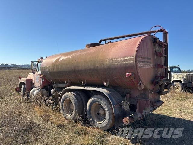 Mack R688ST Ūdens mašīnas