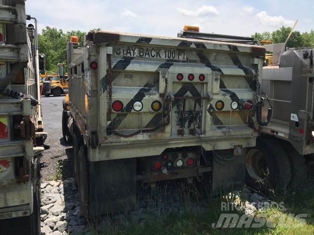 Mack RD600 Sniega naži un tīrītāji