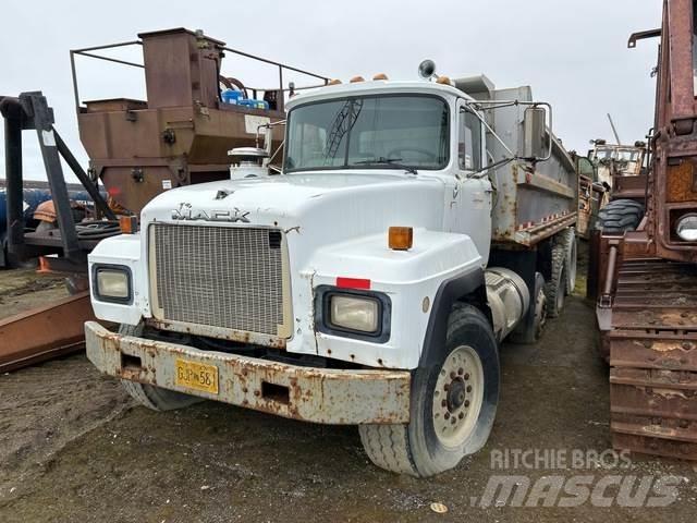 Mack RD688S Pašizgāzējs