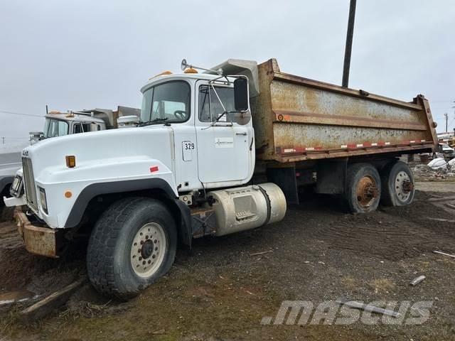 Mack RD688S Pašizgāzējs