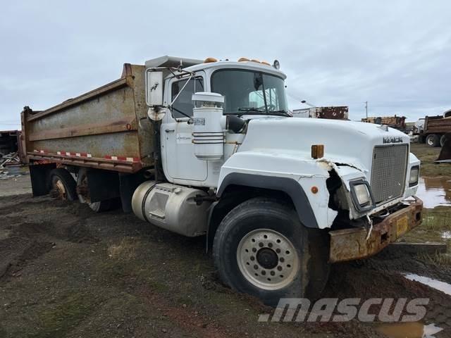 Mack RD688S Pašizgāzējs