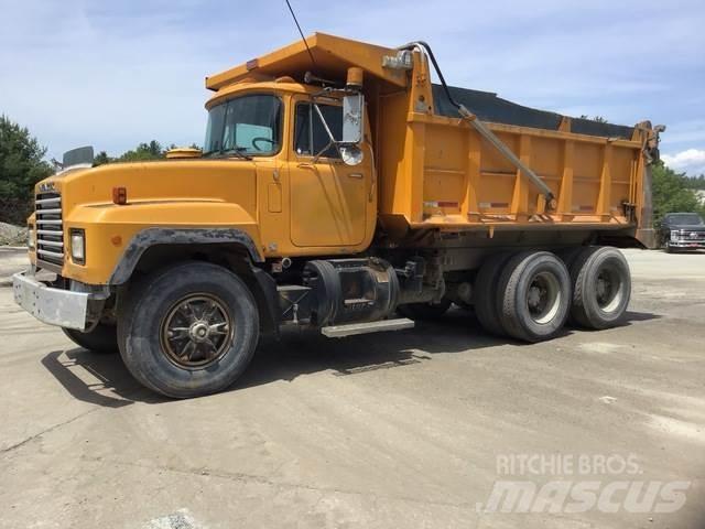 Mack RD688S Pašizgāzējs