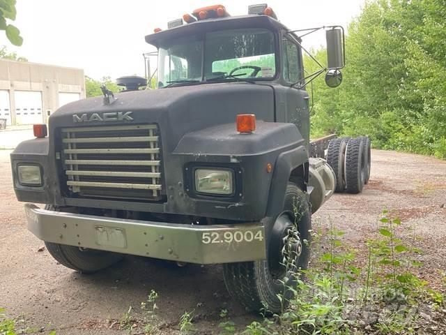 Mack RD688S Kabīnes un interjers