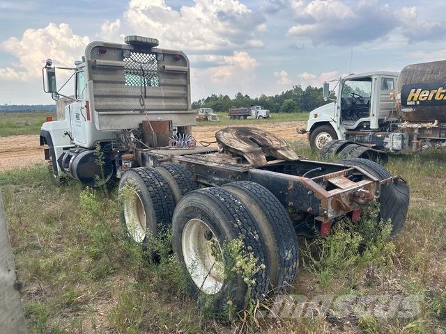 Mack RD688S Vilcēji