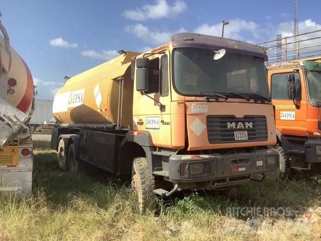 MAN 33.414-V20 Autocisterna