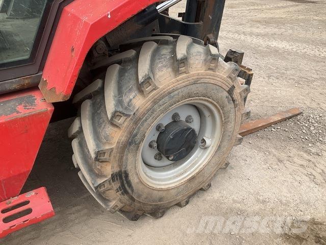 Manitou M26-4 Apvidus autokrāvējs