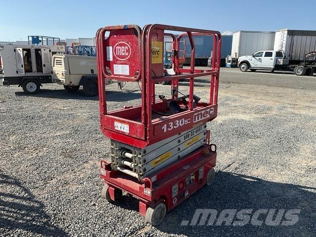 MEC 1330SE Šķerveida pacēlāji