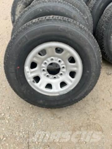 Michelin LTX Riepas, riteņi un diski