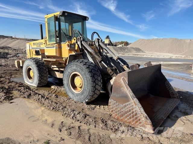 Michigan L90 Iekrāvēji uz riteņiem