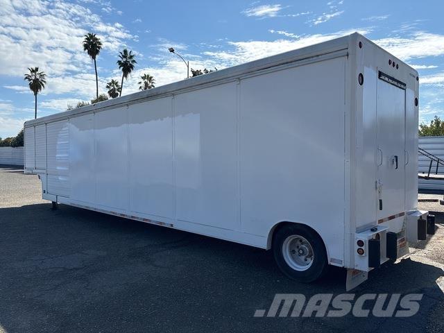 Mickey  Dzērienu pārvadāšanas piekabes