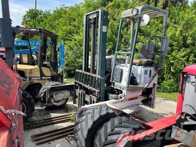Moffett M5000 Kravas mašīnām piestiprināmie pacēlāji