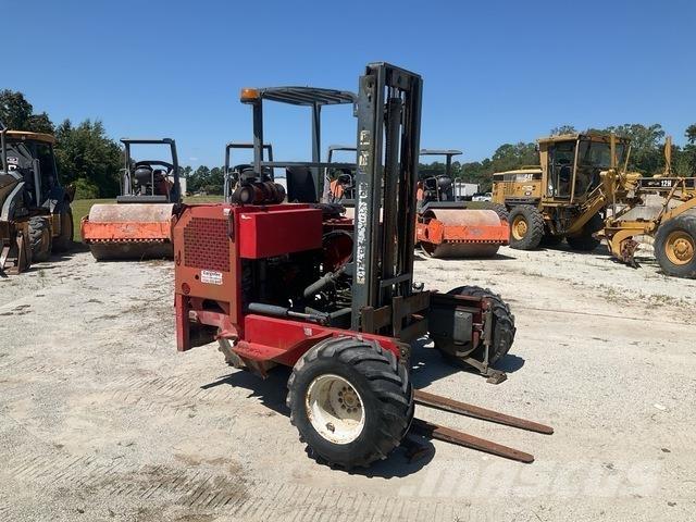 Moffett M5000 Kravas mašīnām piestiprināmie pacēlāji