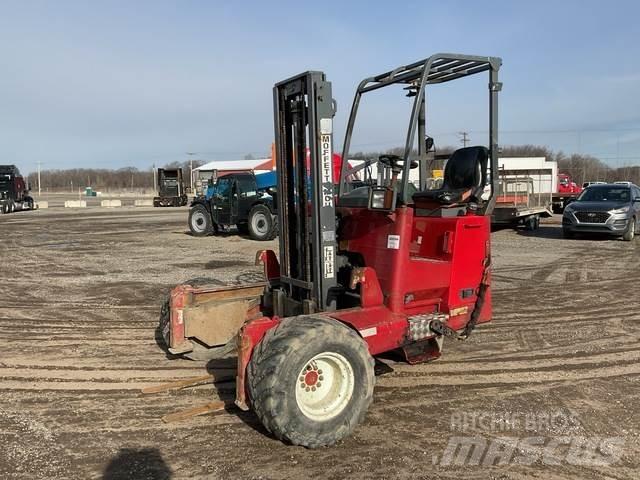 Moffett M55 Kravas mašīnām piestiprināmie pacēlāji