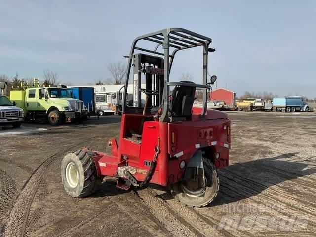 Moffett M55 Kravas mašīnām piestiprināmie pacēlāji