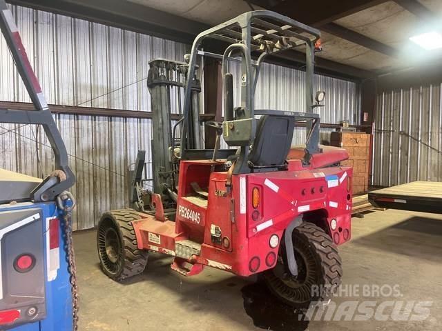 Moffett M55 Kravas mašīnām piestiprināmie pacēlāji
