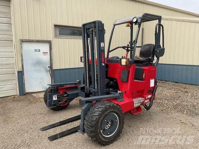 Moffett M55.4 Kravas mašīnām piestiprināmie pacēlāji
