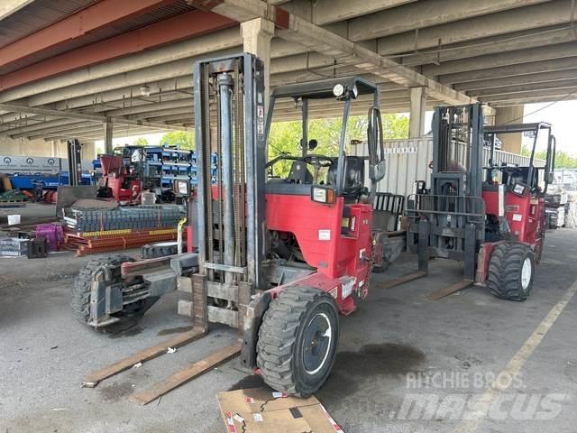 Moffett M55.4 Kravas mašīnām piestiprināmie pacēlāji