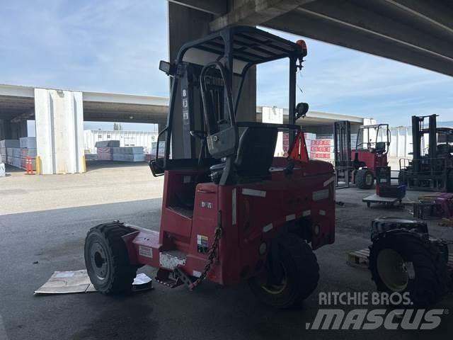 Moffett M55.4 Kravas mašīnām piestiprināmie pacēlāji